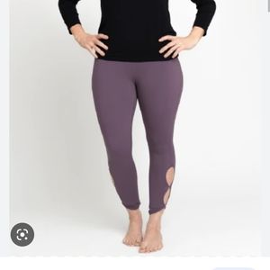 NWT- Whisper Active Milan Legging in Vintage Violet Size Large